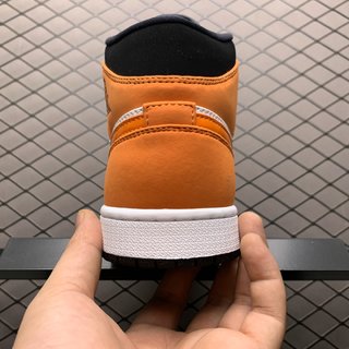 DT Batzh- Air Jordan 1 Mid