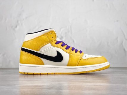 DT Batzh-  Air Jordan 1 Mid