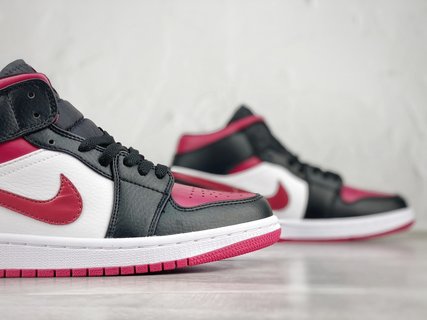 DT Batzh- Air Jordan Mid