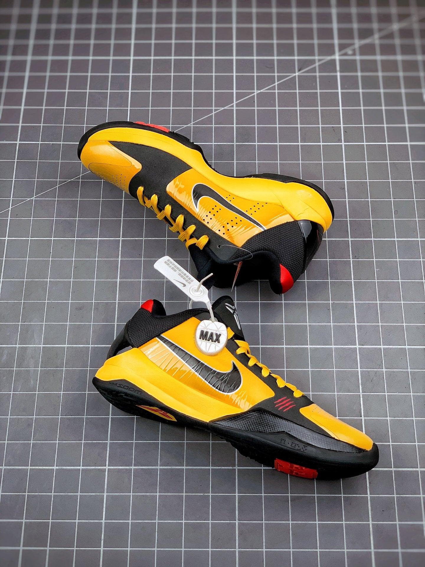 MAX Batch-NK ZOOM KOBE 5 "BRUCE LEE"