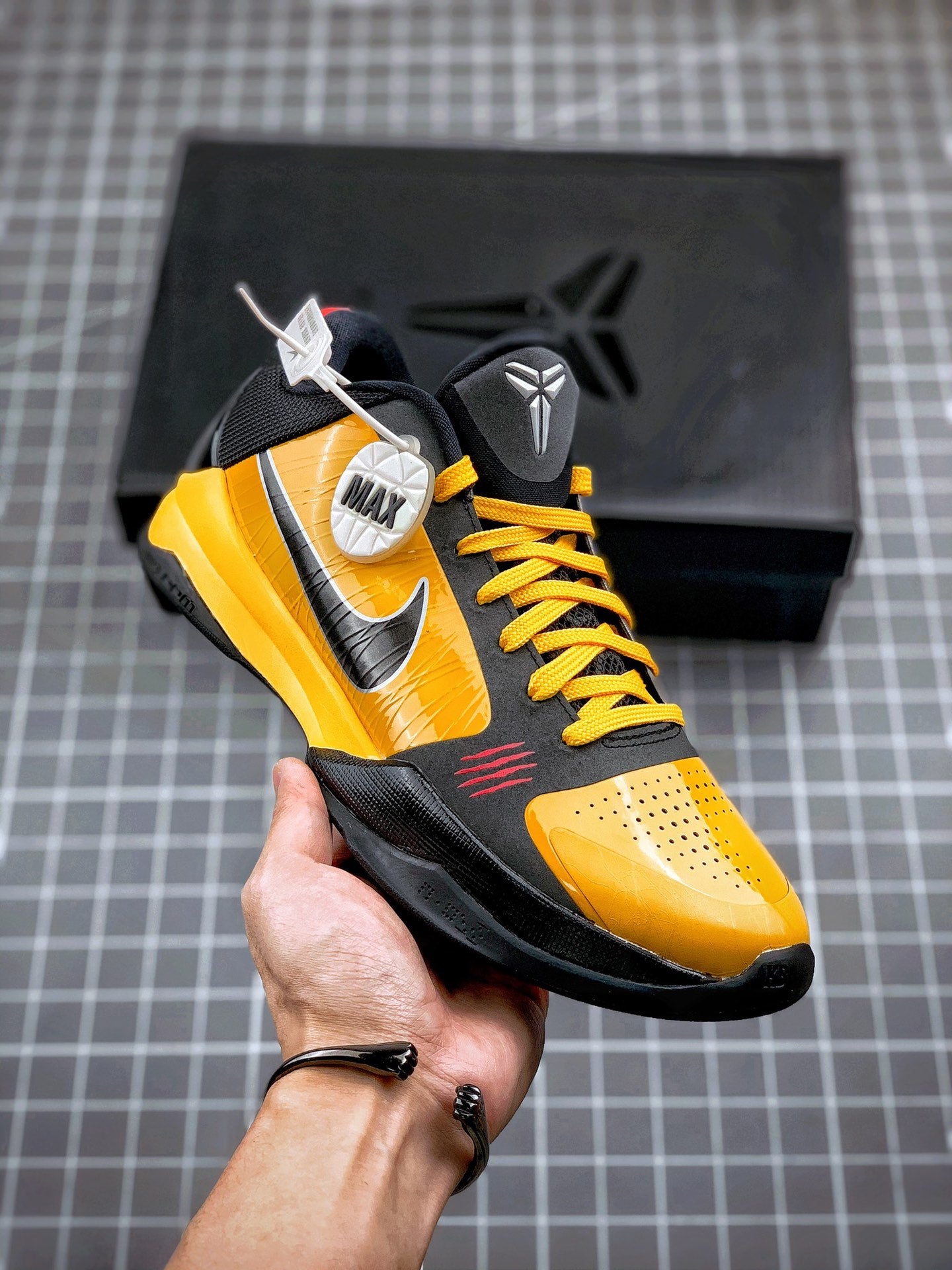 MAX Batch-NK ZOOM KOBE 5 "BRUCE LEE"