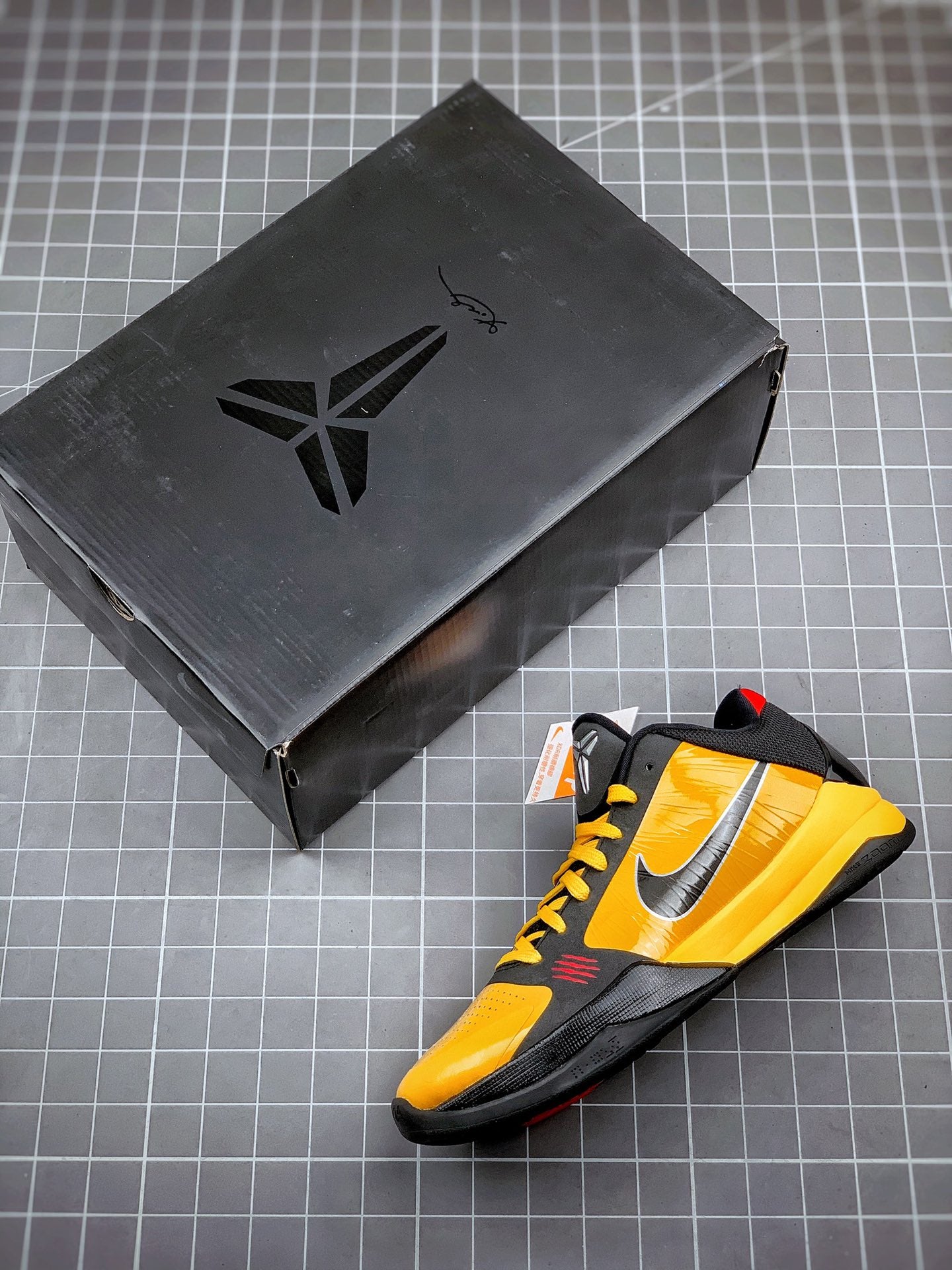 MAX Batch-NK ZOOM KOBE 5 "BRUCE LEE"