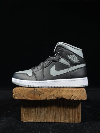 DT Batzh-  Air Jordan 1 Mid