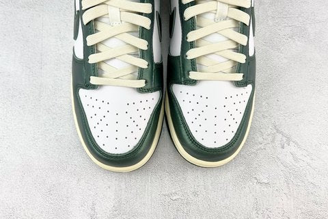 G Batch-Nike Dunk Low “Vintage Green”