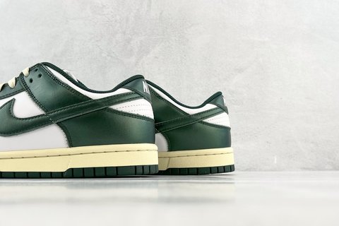 G Batch-Nike Dunk Low “Vintage Green”