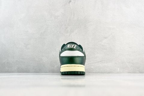 G Batch-Nike Dunk Low “Vintage Green”