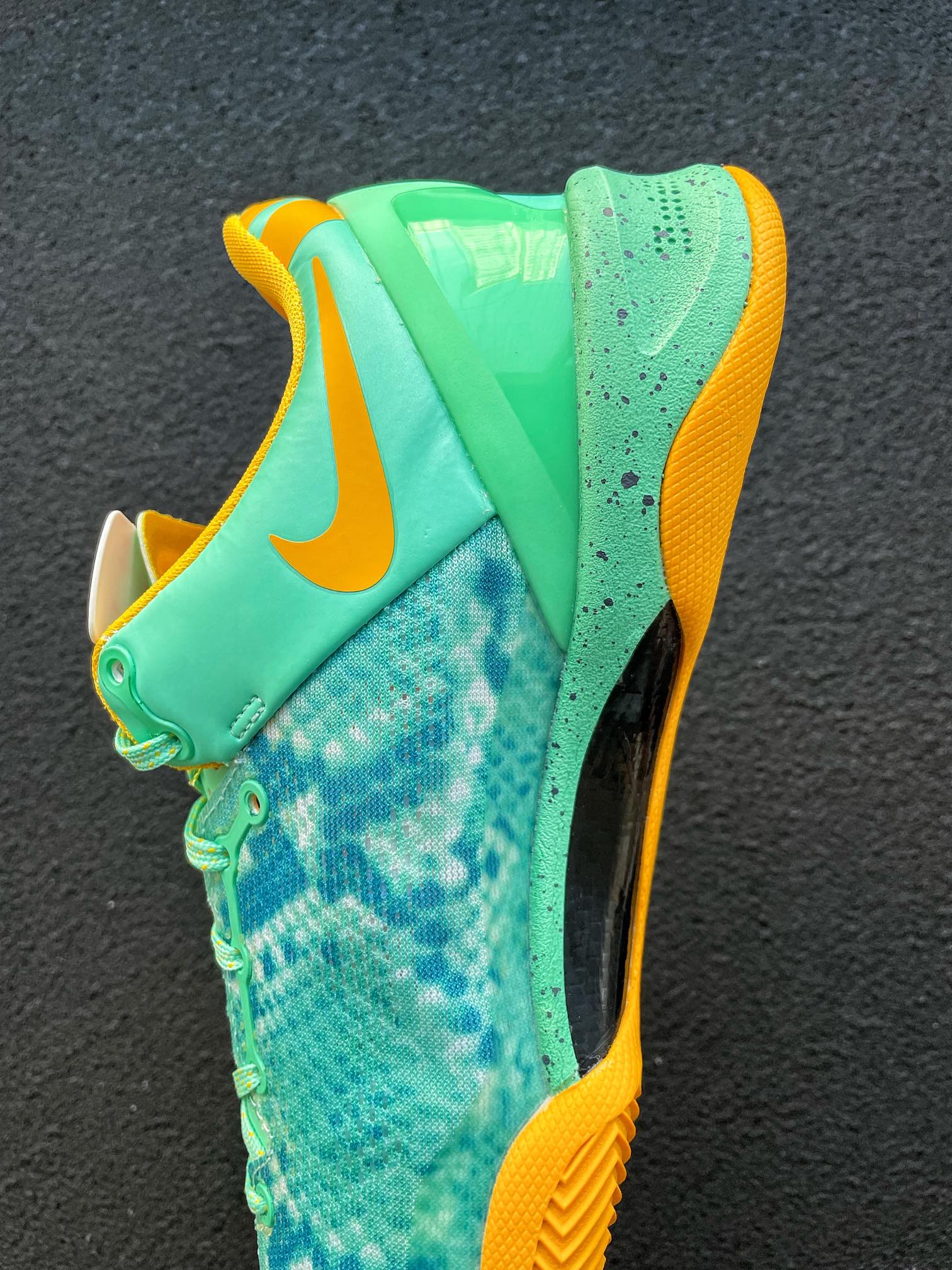 MAX Batch-NIKE KOBE 8 SYSTEM “Green Glow”