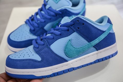 AY Batch-Nike Dunk SB Low Blue Raspberry