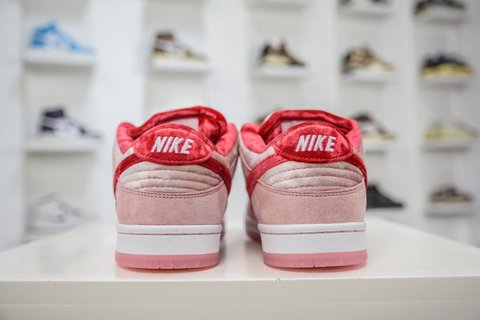 AY Batch-NK SB Dunk Low "Valentine's Day"