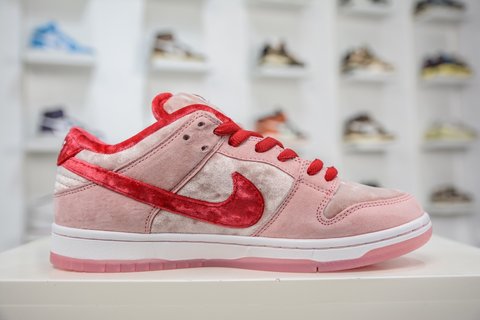 AY Batch-NK SB Dunk Low "Valentine's Day"