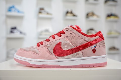 AY Batch-NK SB Dunk Low "Valentine's Day"