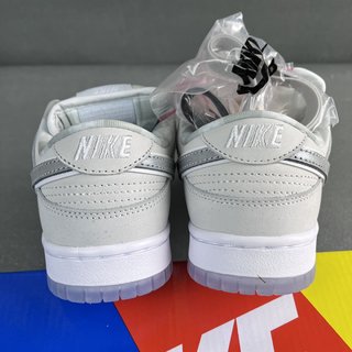 AY Batch-Concepts x NK SB Dunk Low "White Lobster"