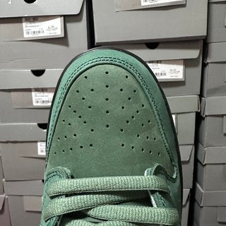 AY Batch-Concepts x Nike SB Dunk Low “Green Lobster”