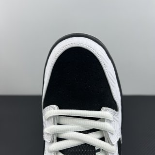 S2 Batch-TIGHTBOOTH x NK Dunk SB Low Pro "Black and White"