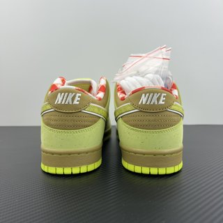 AY Batch-Concepts x NK SB Dunk Low "Green Lobster"