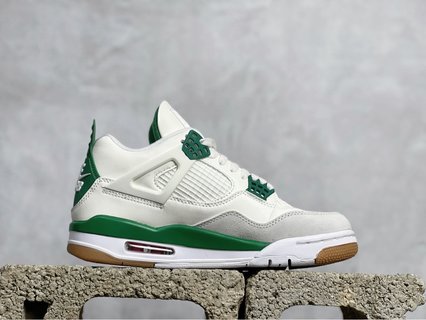 VT Batch-NK SB x Air Jordan 4  " Pine Green "